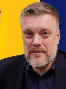 Adrian Zandberg – metryka postaci [wiek, wzrost, życiorys, pochodzenie, rodzina, żona i dzieci]