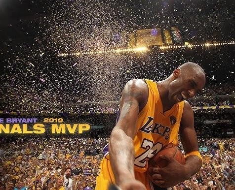 Kobe Bryant w akcji podczas meczu Los Angeles Lakers.
