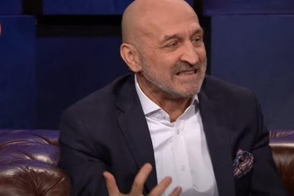 Kazimierz Marcinkiewicz przemawia jako premier Polski.