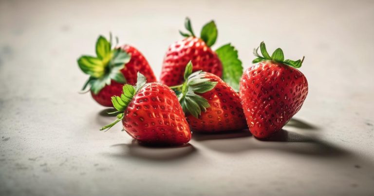 Ile kalorii ma truskawka? Kalorie, wartości odżywcze i fakty