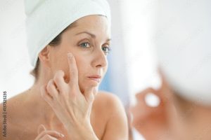 Jaki krem po 50 roku życia? Jakie składniki aktywne są niezbędne?