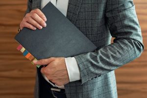 Teczki reklamowe — praktyczny nośnik marki i dokumentów