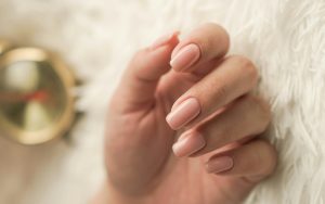 Dlaczego akrylożel odpada? Czyli najczęstsze błędy w pracy z akrylożelami