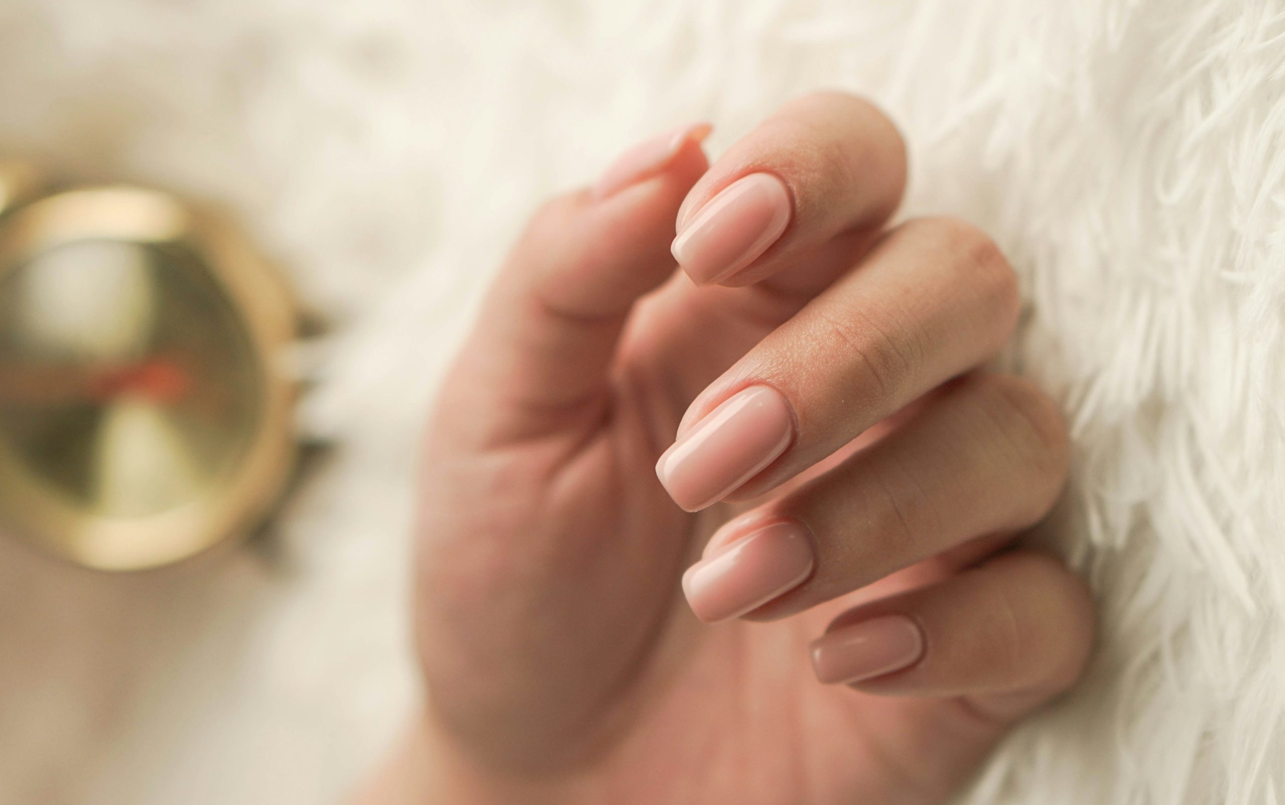 Dlaczego akrylożel odpada? Czyli najczęstsze błędy w pracy z akrylożelami